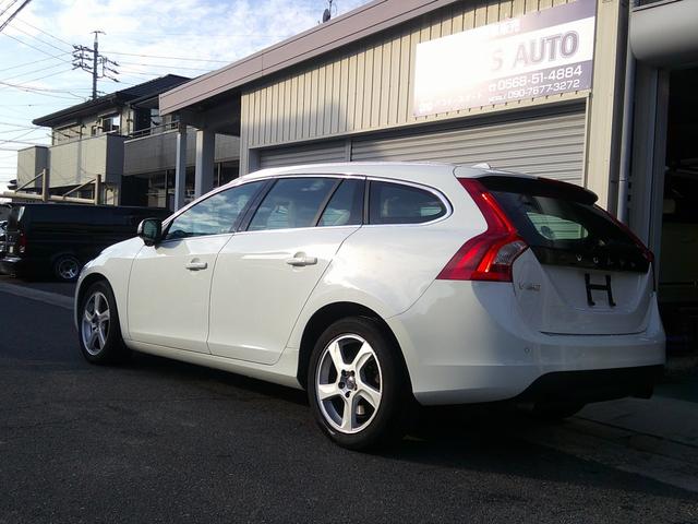 Ｖ６０ Ｔ４　ナビ　ＴＶ　ＥＴＣ　キーレス２個　革シート　電動シート　プッシュスタート　ブレーキサポート　レーンアシスト　レーダークルーズコントロール　ブラインドスポット　ＢＬＩＳ（3枚目）