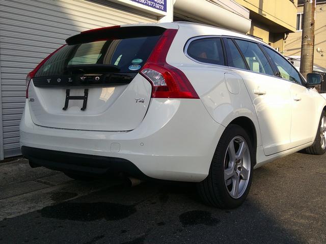 Ｖ６０ Ｔ４　ナビ　ＴＶ　ＥＴＣ　キーレス２個　革シート　電動シート　プッシュスタート　ブレーキサポート　レーンアシスト　レーダークルーズコントロール　ブラインドスポット　ＢＬＩＳ（5枚目）