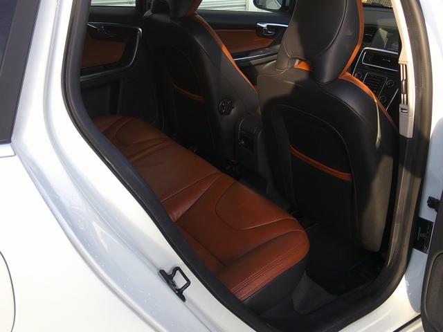 Ｖ６０ Ｔ４　ナビ　ＴＶ　ＥＴＣ　キーレス２個　革シート　電動シート　プッシュスタート　ブレーキサポート　レーンアシスト　レーダークルーズコントロール　ブラインドスポット　ＢＬＩＳ（19枚目）