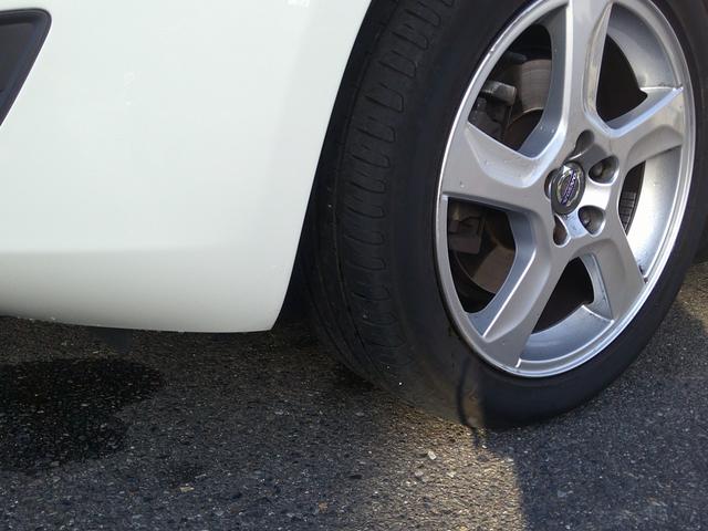 Ｖ６０ Ｔ４　ナビ　ＴＶ　ＥＴＣ　キーレス２個　革シート　電動シート　プッシュスタート　ブレーキサポート　レーンアシスト　レーダークルーズコントロール　ブラインドスポット　ＢＬＩＳ（24枚目）