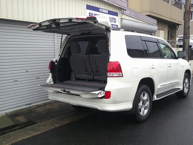 在庫の損傷を防ぐ目的で予約無きご来店はお断りをいたしております。お越しの際は事前にご連絡いただきます様、宜しくお願い申し上げます。