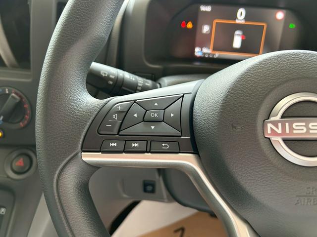 ＮＶ２００バネットバン ＧＸ　登録済み未使用車！　衝突軽減ブレーキ　障害物センサー　アイドリングストップ　スマートキー　プライバシーガラス　両側スライド　電動格納ミラー　オートハイビーム　盗難防止装置　オートライト（28枚目）