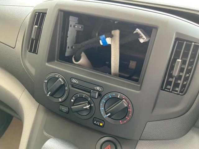 ＮＶ２００バネットバン ＧＸ　登録済み未使用車！　衝突軽減ブレーキ　障害物センサー　アイドリングストップ　スマートキー　プライバシーガラス　両側スライド　電動格納ミラー　オートハイビーム　盗難防止装置　オートライト（59枚目）