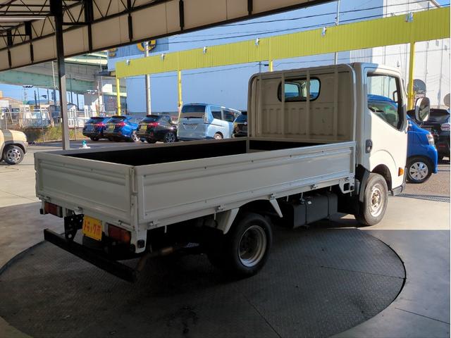 アトラストラック ショートスーパーローＤＸ　５ＭＴ　キーレス　トリイ加工　リアダブルタイヤ　電動格納ミラー　ガソリン車　低床　木床　３方開　最積１．５ｔ　フォグランプ（18枚目）