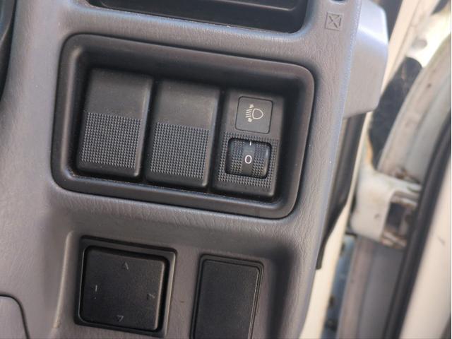 ボンゴトラック ＤＸ　ワンオーナー　５ＭＴ　３方開　リアダブルタイヤ（15枚目）