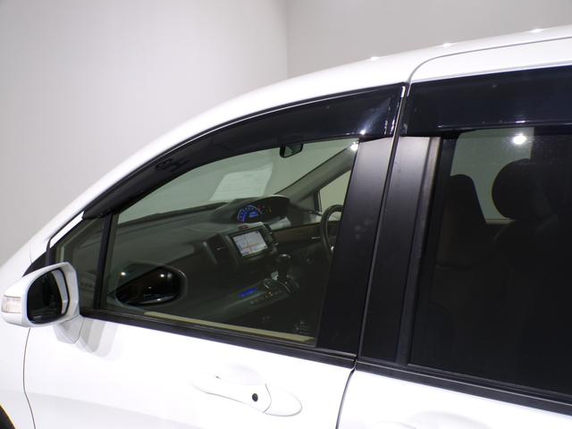 フリード Gプレミアムエディション Bluetooth接続両側電動スライドドアETCインターナビスマートキー 盗難防止 VSA Bカメラ ウォークスルー オートクルーズ キーレスキー 禁煙 パワステ AAC ETC車載器 3列シート(9枚目)