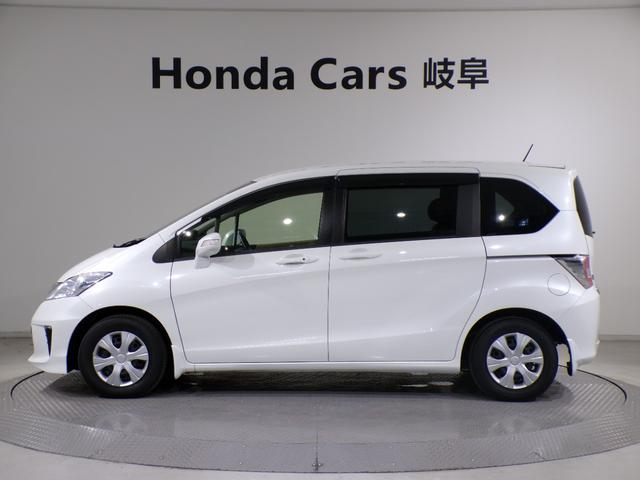 フリード Gプレミアムエディション Bluetooth接続両側電動スライドドアETCインターナビスマートキー 盗難防止 VSA Bカメラ ウォークスルー オートクルーズ キーレスキー 禁煙 パワステ AAC ETC車載器 3列シート(45枚目)