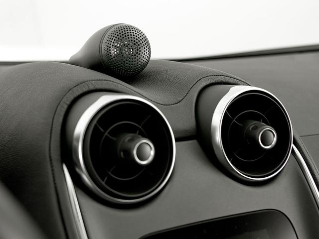 ５７０Ｓ ベースグレード　左Ｈ　本革　Ｂｏｗｅｒｓ＆Ｗｉｌｋｉｎｓスピーカー　ブラックブレーキキャリパー　エアロ　スマートキー　パワステ　パーキングセンサー　バックカメラ　３．８Ｌターボ　ＬＥＤ　ナビ　ＥＴＣ　記録簿／保証付（22枚目）