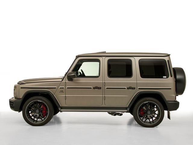 Ｇクラス Ｇ６３　１００台限定車　専用ボディーカラー　マグノナイトブラックパーツ／ダーククロームパーツ／ブラックスモーク仕様　マットブラック２２インチＡＭＧ鍛造クロススポークアルミ　ＡＭＧレザーエクスクルーシブＰＫＧ（2枚目）