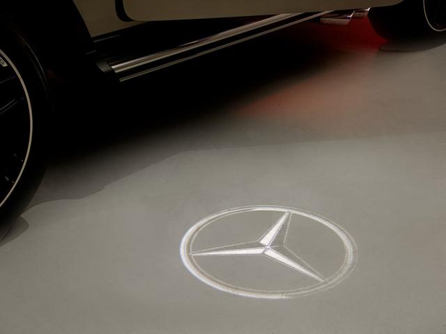 Ｇクラス Ｇ６３　１００台限定車　専用ボディーカラー　マグノナイトブラックパーツ／ダーククロームパーツ／ブラックスモーク仕様　マットブラック２２インチＡＭＧ鍛造クロススポークアルミ　ＡＭＧレザーエクスクルーシブＰＫＧ（15枚目）