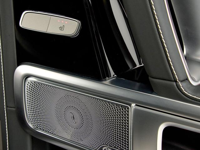Ｇクラス Ｇ６３　１００台限定車　専用ボディーカラー　マグノナイトブラックパーツ／ダーククロームパーツ／ブラックスモーク仕様　マットブラック２２インチＡＭＧ鍛造クロススポークアルミ　ＡＭＧレザーエクスクルーシブＰＫＧ（18枚目）