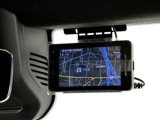 Ｇクラス Ｇ６３　１００台限定車　専用ボディーカラー　マグノナイトブラックパーツ／ダーククロームパーツ／ブラックスモーク仕様　マットブラック２２インチＡＭＧ鍛造クロススポークアルミ　ＡＭＧレザーエクスクルーシブＰＫＧ（26枚目）