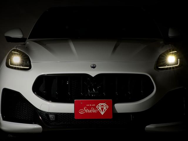 グレカーレ トロフェオ ビアンコ 21AW パノラミックガラスルーフ SonusFaberハイプレミアムサウンドシステム パンチングレザー シートヒータ V6 3リッターツインターボエンジン ETC2.0 記録簿スペア保証付(4枚目)