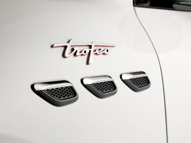 グレカーレ トロフェオ ビアンコ 21AW パノラミックガラスルーフ SonusFaberハイプレミアムサウンドシステム パンチングレザー シートヒータ V6 3リッターツインターボエンジン ETC2.0 記録簿スペア保証付(6枚目)