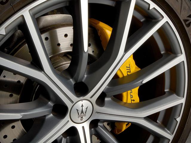 グレカーレ トロフェオ ビアンコ 21AW パノラミックガラスルーフ SonusFaberハイプレミアムサウンドシステム パンチングレザー シートヒータ V6 3リッターツインターボエンジン ETC2.0 記録簿スペア保証付(11枚目)