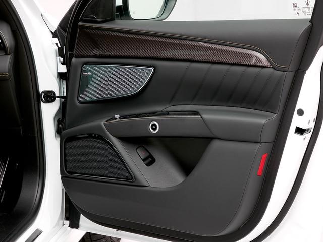 グレカーレ トロフェオ ビアンコ 21AW パノラミックガラスルーフ SonusFaberハイプレミアムサウンドシステム パンチングレザー シートヒータ V6 3リッターツインターボエンジン ETC2.0 記録簿スペア保証付(15枚目)