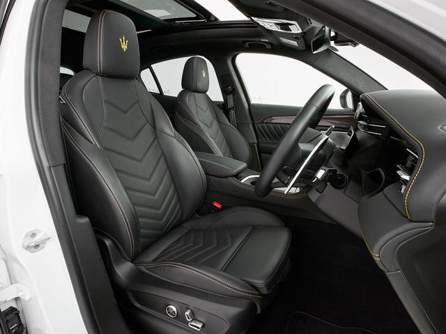 グレカーレ トロフェオ ビアンコ 21AW パノラミックガラスルーフ SonusFaberハイプレミアムサウンドシステム パンチングレザー シートヒータ V6 3リッターツインターボエンジン ETC2.0 記録簿スペア保証付(18枚目)