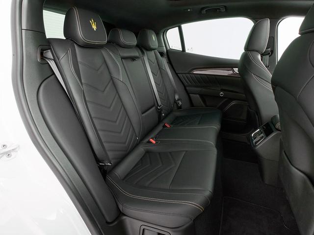 グレカーレ トロフェオ ビアンコ 21AW パノラミックガラスルーフ SonusFaberハイプレミアムサウンドシステム パンチングレザー シートヒータ V6 3リッターツインターボエンジン ETC2.0 記録簿スペア保証付(19枚目)