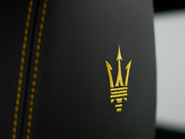 グレカーレ トロフェオ ビアンコ 21AW パノラミックガラスルーフ SonusFaberハイプレミアムサウンドシステム パンチングレザー シートヒータ V6 3リッターツインターボエンジン ETC2.0 記録簿スペア保証付(20枚目)