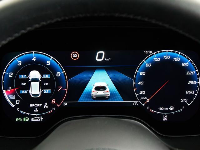 グレカーレ トロフェオ ビアンコ 21AW パノラミックガラスルーフ SonusFaberハイプレミアムサウンドシステム パンチングレザー シートヒータ V6 3リッターツインターボエンジン ETC2.0 記録簿スペア保証付(32枚目)