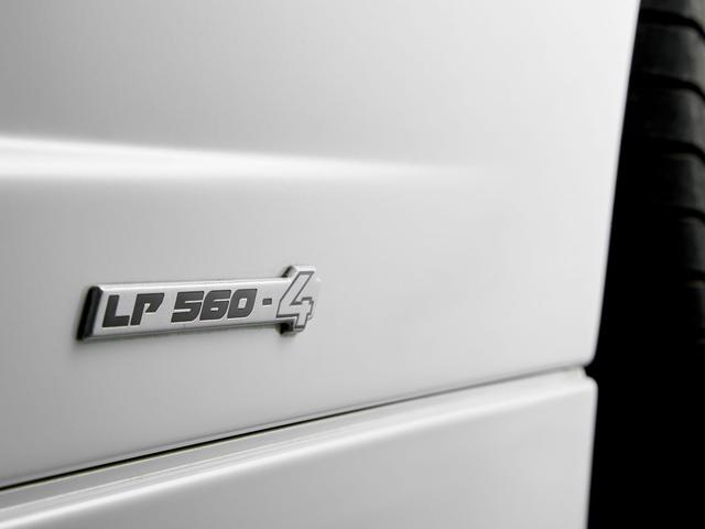 ガヤルド 　シートヒーター付フル電動シート　カリストシャイニーブラックトリム　ＬＥＤライト付きトランスパーレントエンジンフード　Ｑチューラインインテリア　ブランディングＰＫＧ　アルパインディスプレイオーディオ（8枚目）