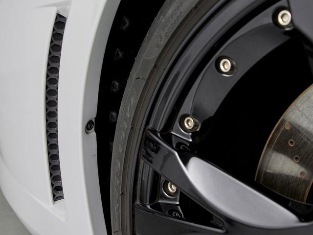 ガヤルド 　シートヒーター付フル電動シート　カリストシャイニーブラックトリム　ＬＥＤライト付きトランスパーレントエンジンフード　Ｑチューラインインテリア　ブランディングＰＫＧ　アルパインディスプレイオーディオ（11枚目）