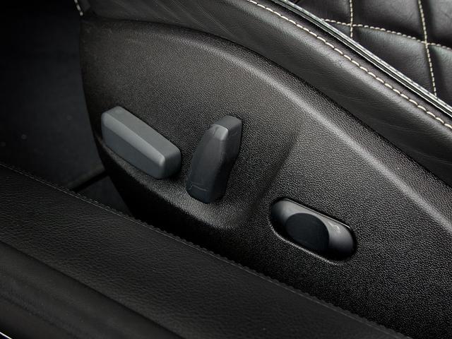 ガヤルド 　シートヒーター付フル電動シート　カリストシャイニーブラックトリム　ＬＥＤライト付きトランスパーレントエンジンフード　Ｑチューラインインテリア　ブランディングＰＫＧ　アルパインディスプレイオーディオ（18枚目）