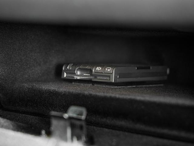 ガヤルド 　シートヒーター付フル電動シート　カリストシャイニーブラックトリム　ＬＥＤライト付きトランスパーレントエンジンフード　Ｑチューラインインテリア　ブランディングＰＫＧ　アルパインディスプレイオーディオ（32枚目）