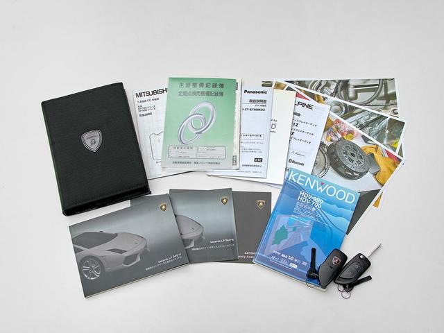 ガヤルド 　シートヒーター付フル電動シート　カリストシャイニーブラックトリム　ＬＥＤライト付きトランスパーレントエンジンフード　Ｑチューラインインテリア　ブランディングＰＫＧ　アルパインディスプレイオーディオ（44枚目）