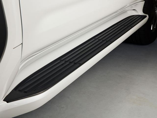 ランドクルーザー ＺＸ　モデリスタエアロ　クールボックス　電動リアデフロック　ＪＢＬプレミアムサウンドシステム　リアエンタシステム　ルーフレール　タイヤ警報器システム　トノカバー　ＩＴＳコネクト（13枚目）