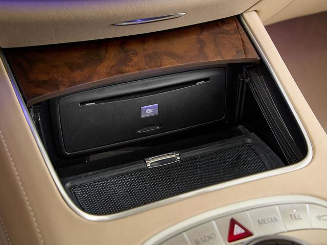 Sクラス S63 AMG 4マチックロング ショーファー&ファーストクラスパッケージ パノラミックスライディングルーフ シルクベージュ&エスプレッソブラウンナッパレザー シートヒーター&エアコン360度カメラ ETC ドラレコ 記録簿保証スペア(39枚目)