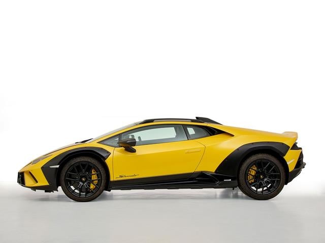 ウラカン 　１９インチ鍛造マットブラック　イエローキャリパー　Ａｄ　Ｐｅｒｓｏｎａｍ内装カスタマイズ　　ボディ・ホイールガラスコーティング済　ドラレコデジタルインナーミラー（2枚目）