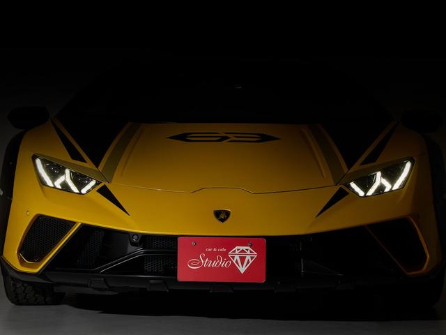 ウラカン 　１９インチ鍛造マットブラック　イエローキャリパー　Ａｄ　Ｐｅｒｓｏｎａｍ内装カスタマイズ　　ボディ・ホイールガラスコーティング済　ドラレコデジタルインナーミラー（4枚目）