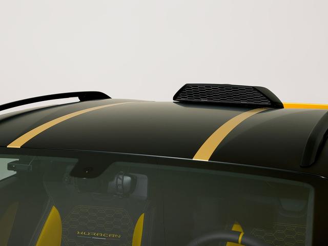 ウラカン 　１９インチ鍛造マットブラック　イエローキャリパー　Ａｄ　Ｐｅｒｓｏｎａｍ内装カスタマイズ　　ボディ・ホイールガラスコーティング済　ドラレコデジタルインナーミラー（5枚目）