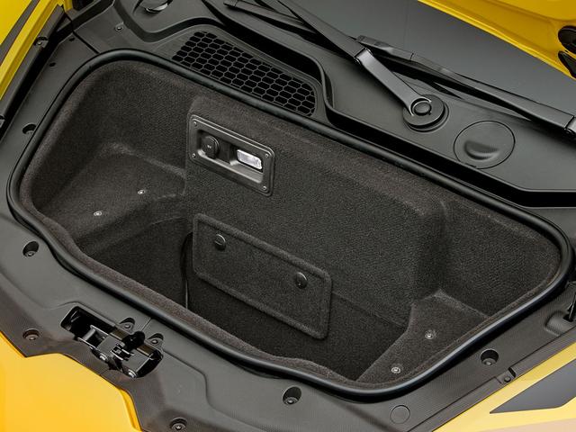 ウラカン 　１９インチ鍛造マットブラック　イエローキャリパー　Ａｄ　Ｐｅｒｓｏｎａｍ内装カスタマイズ　　ボディ・ホイールガラスコーティング済　ドラレコデジタルインナーミラー（8枚目）