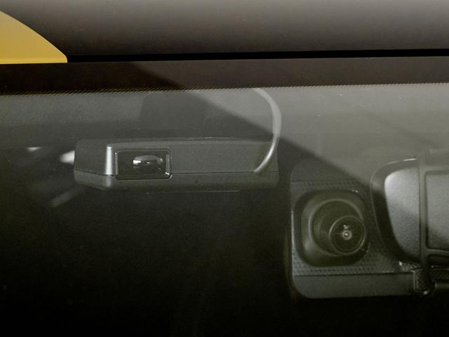 ウラカン 　１９インチ鍛造マットブラック　イエローキャリパー　Ａｄ　Ｐｅｒｓｏｎａｍ内装カスタマイズ　　ボディ・ホイールガラスコーティング済　ドラレコデジタルインナーミラー（23枚目）