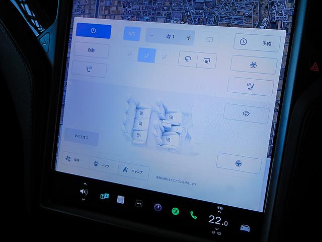 モデルＳ 　ロングレンジ　ガラスルーフ　ホワイトレザー　純正２１インチＡＷ　エアサスペンション　オートパイロット　シートヒーター全席　ステアリングリーター　サイドカメラ　バックカメラ　チャデモアダプター（28枚目）