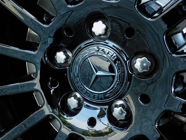 GLE GLE400d 4マチック クーペスポーツ パノラミックスライディングルーフ パナメリカーナグリル フロントアンダースポイラー トランクスポイラー ブラックアウト エアサスペション ブルメスターサウンド ベンチレーター シートヒーター 黒革(13枚目)