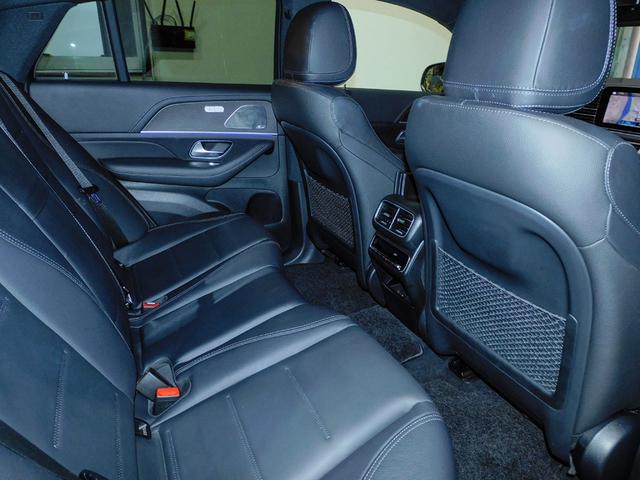 GLE GLE400d 4マチック クーペスポーツ パノラミックスライディングルーフ パナメリカーナグリル フロントアンダースポイラー トランクスポイラー ブラックアウト エアサスペション ブルメスターサウンド ベンチレーター シートヒーター 黒革(41枚目)
