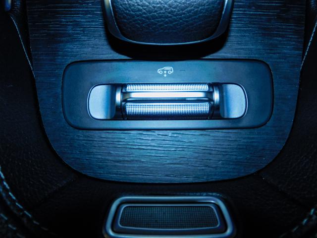 GLE GLE400d 4マチック クーペスポーツ パノラミックスライディングルーフ パナメリカーナグリル フロントアンダースポイラー トランクスポイラー ブラックアウト エアサスペション ブルメスターサウンド ベンチレーター シートヒーター 黒革(49枚目)