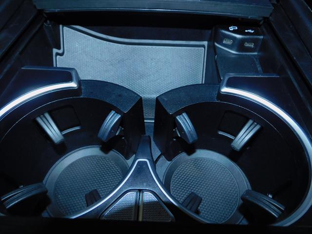 GLE GLE400d 4マチック クーペスポーツ パノラミックスライディングルーフ パナメリカーナグリル フロントアンダースポイラー トランクスポイラー ブラックアウト エアサスペション ブルメスターサウンド ベンチレーター シートヒーター 黒革(51枚目)