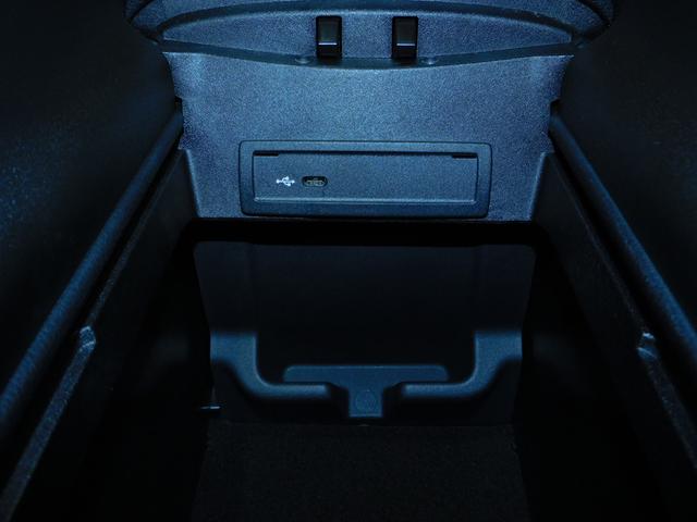 GLE GLE400d 4マチック クーペスポーツ パノラミックスライディングルーフ パナメリカーナグリル フロントアンダースポイラー トランクスポイラー ブラックアウト エアサスペション ブルメスターサウンド ベンチレーター シートヒーター 黒革(52枚目)