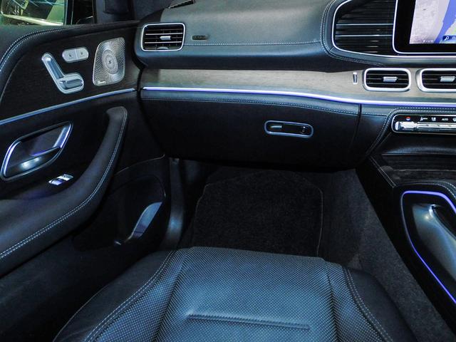GLE GLE400d 4マチック クーペスポーツ パノラミックスライディングルーフ パナメリカーナグリル フロントアンダースポイラー トランクスポイラー ブラックアウト エアサスペション ブルメスターサウンド ベンチレーター シートヒーター 黒革(64枚目)