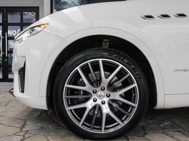 レヴァンテ グランスポーツ 純正21インチAW ブラウンレザー カーボンインテリアトリム Bowers&Wilkinsサウンド エアサスペンション パノラマルーフ 純正ナビ フルセグTV AppleCarPlay ベンチレーター(11枚目)