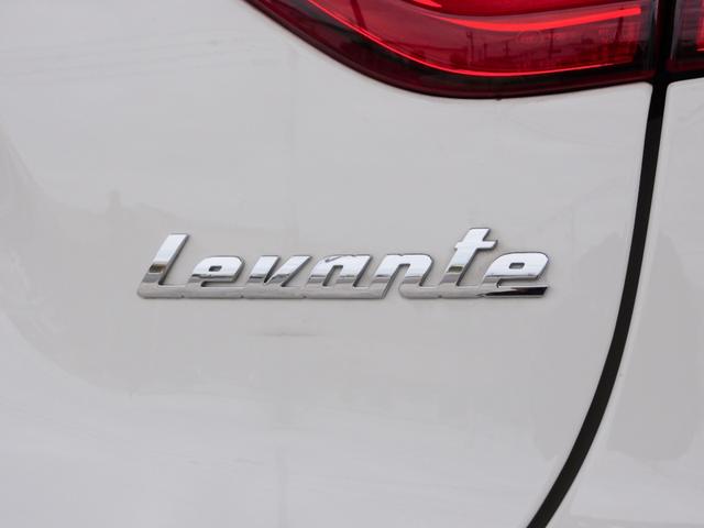レヴァンテ グランスポーツ 純正21インチAW ブラウンレザー カーボンインテリアトリム Bowers&Wilkinsサウンド エアサスペンション パノラマルーフ 純正ナビ フルセグTV AppleCarPlay ベンチレーター(28枚目)