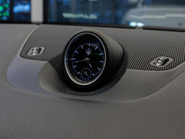 レヴァンテ グランスポーツ 純正21インチAW ブラウンレザー カーボンインテリアトリム Bowers&Wilkinsサウンド エアサスペンション パノラマルーフ 純正ナビ フルセグTV AppleCarPlay ベンチレーター(53枚目)