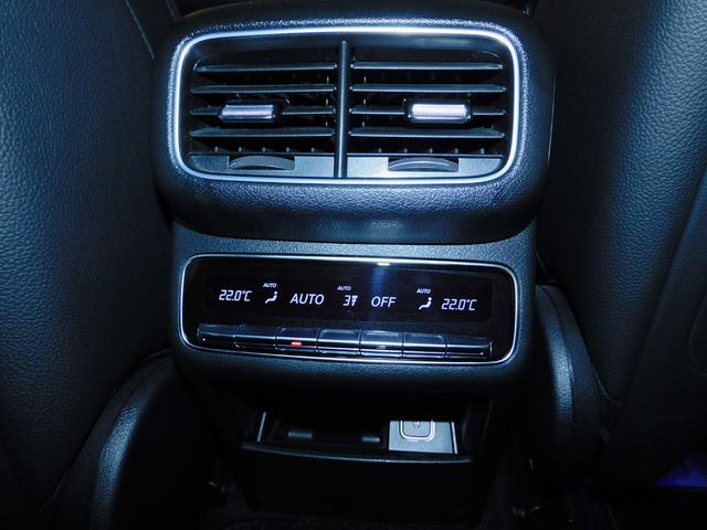 センターコンソール後ろ画像になります。