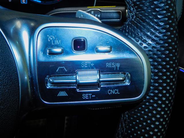 ステアリングリモコン右側の画像になります。