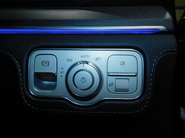 運転席右側の画像になります。