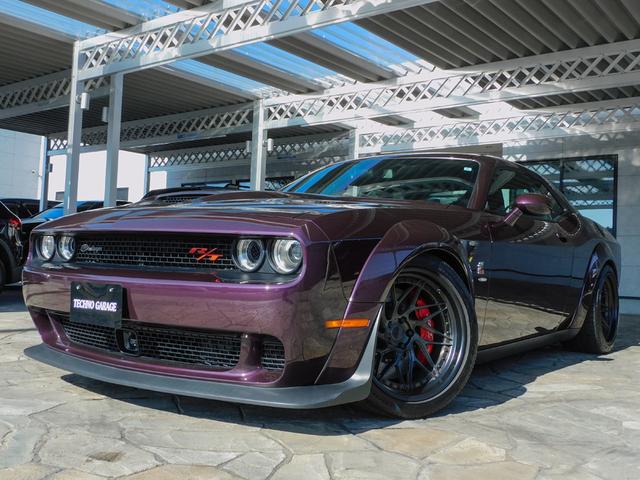 ダッジ・チャレンジャー Ｒ／Ｔスキャットパックワイドボディ　サンルーフ　ローダウン　キャルウイング可変バルブマフラー　プラスパッケージ　ドライバーコンビニエンスグループ　テクノロジーグループ　新車並行　オートチェック　ワンオーナー（7枚目）